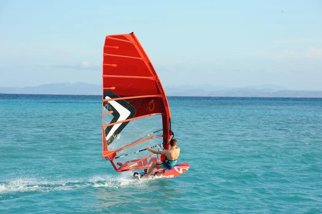 Location de planche à voile pour adulte à Bonifacio