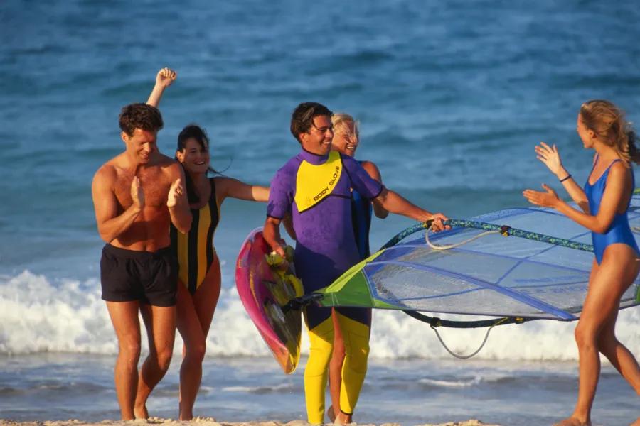 Cours de voile en groupe à Bonifacio
